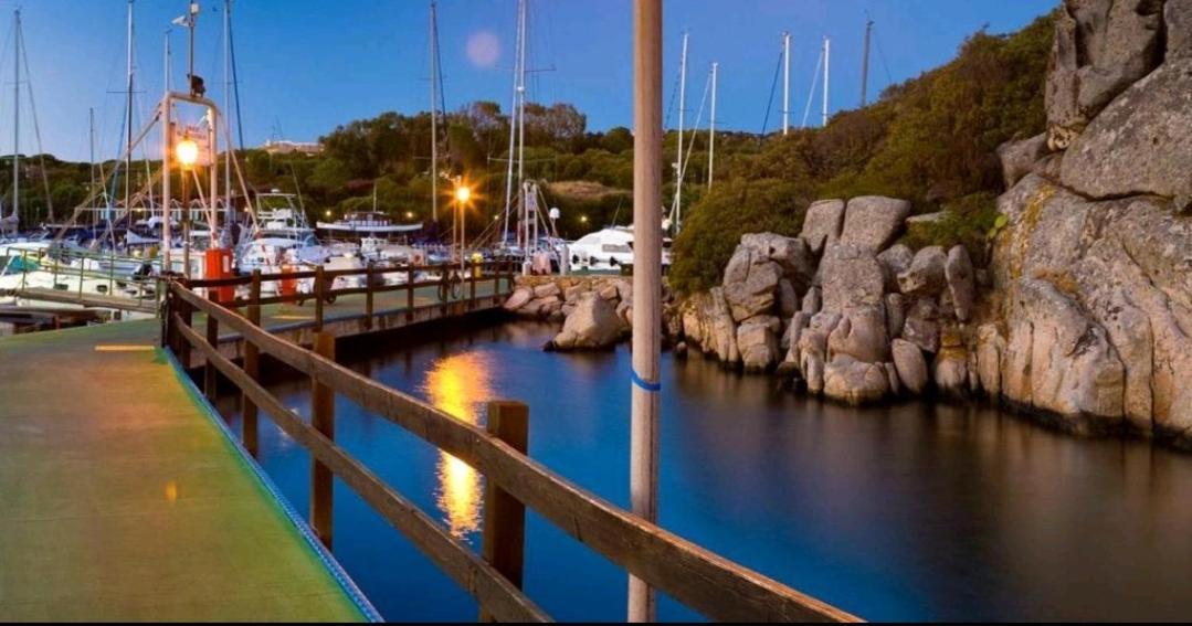 Relais Du Port Bed & Breakfast Santa Teresa Gallura Bagian luar foto